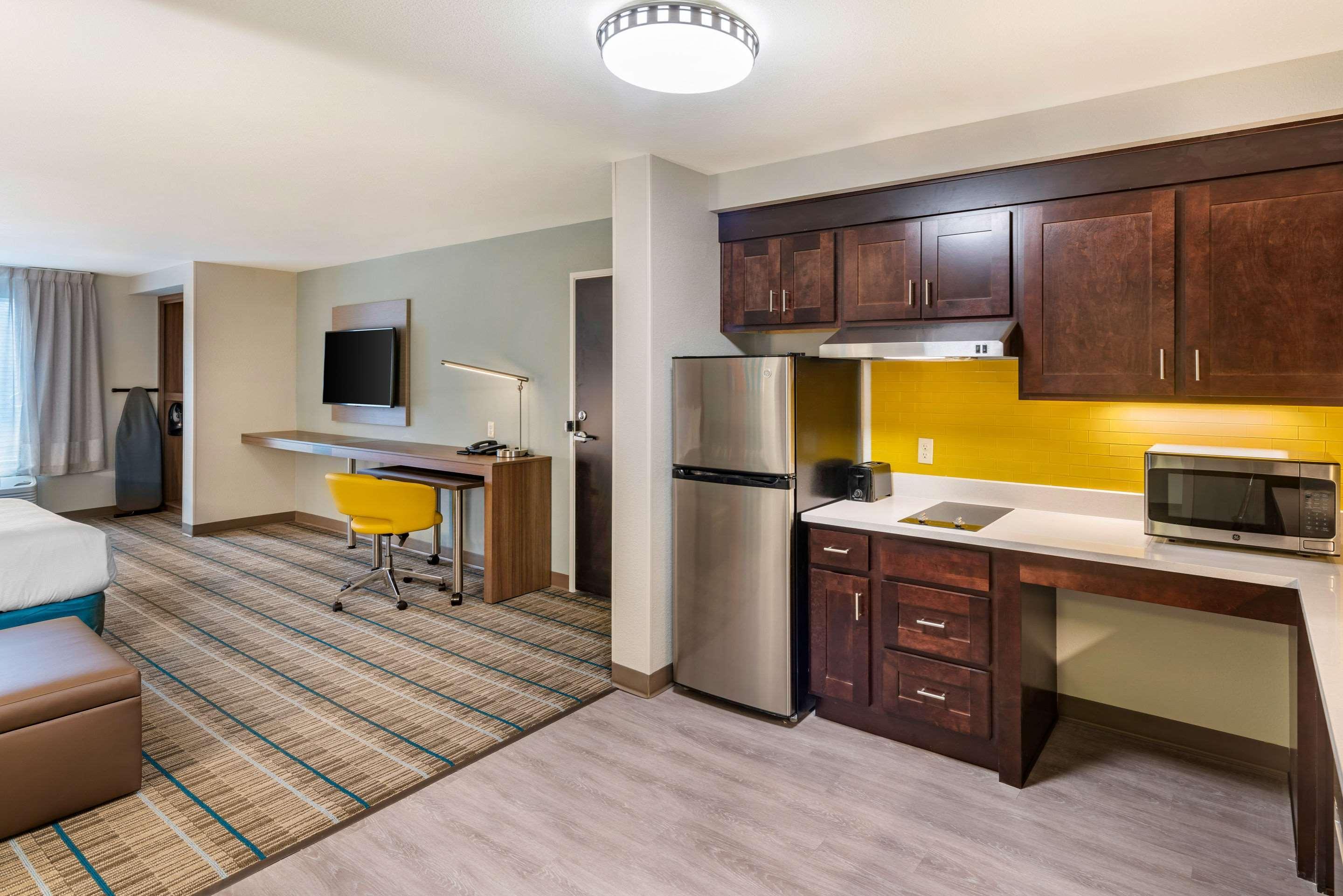 Mainstay Suites Spokane Airport Exterior photo
