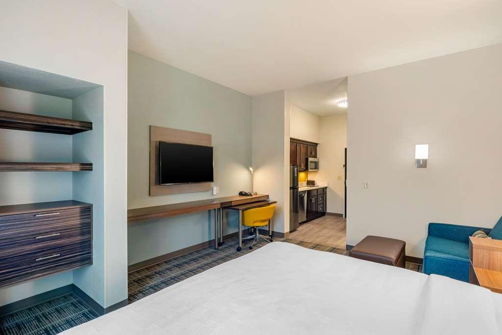 Mainstay Suites Spokane Airport Room photo